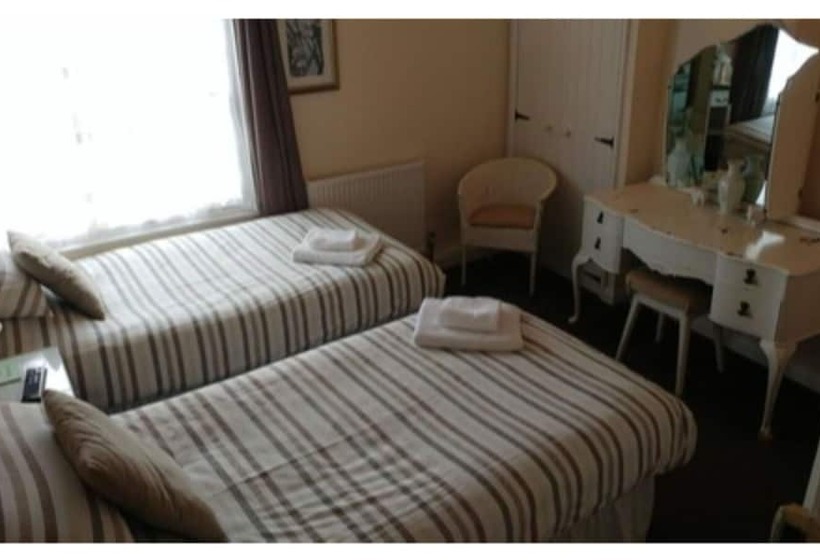 ベッドアンドブレックファースト The Three Horseshoes