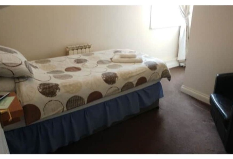 ベッドアンドブレックファースト The Three Horseshoes