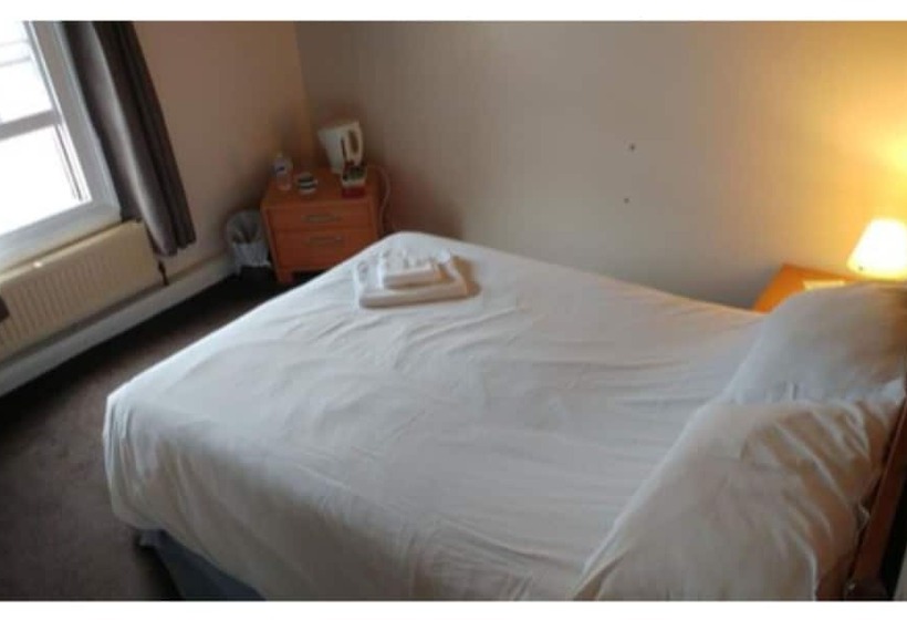 ベッドアンドブレックファースト The Three Horseshoes