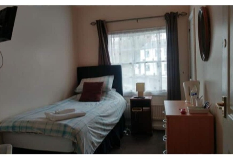 ベッドアンドブレックファースト The Three Horseshoes