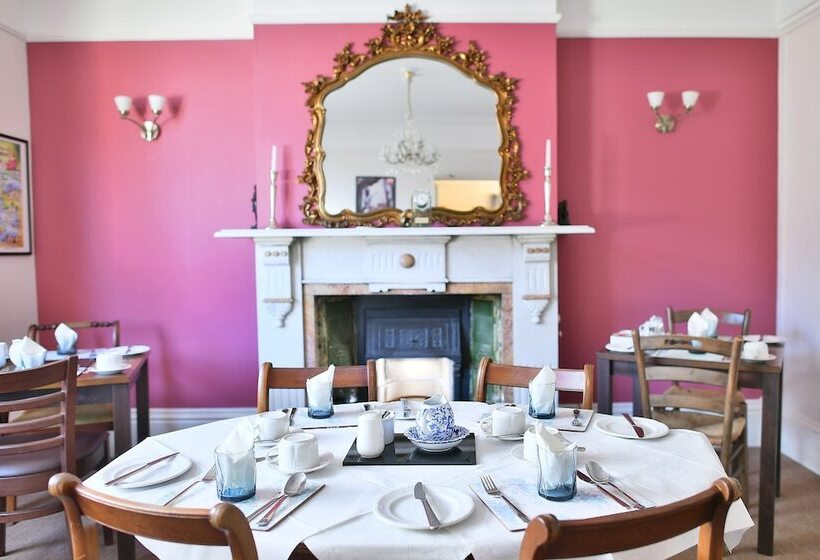 مبيت وإفطار Virginia Lodge