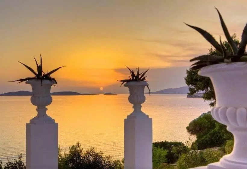 Hotel Aneroussa Beach