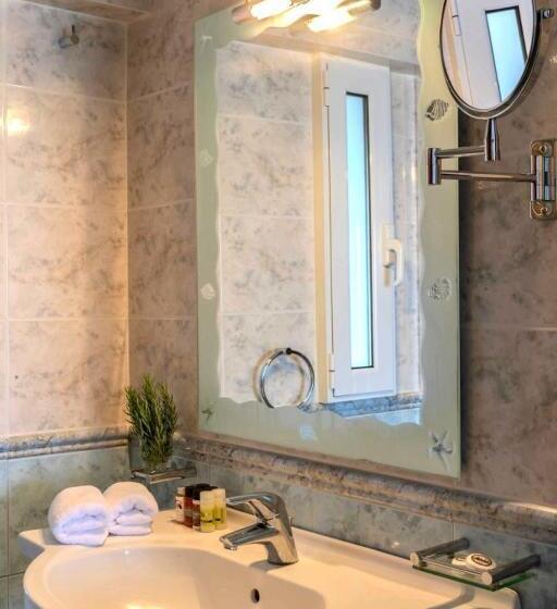 호텔 Aneroussa Beach