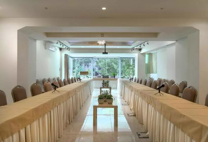 Hotel Aneroussa Beach