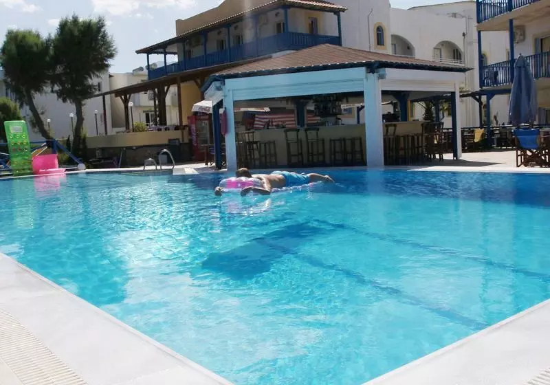 ホテル Christiana Beach