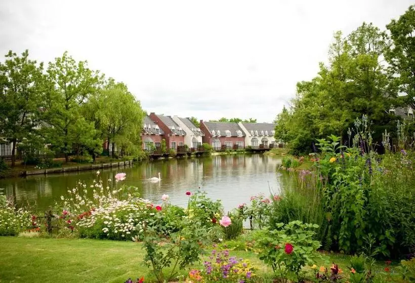 Otel Forest Villa Huis Ten Bosch