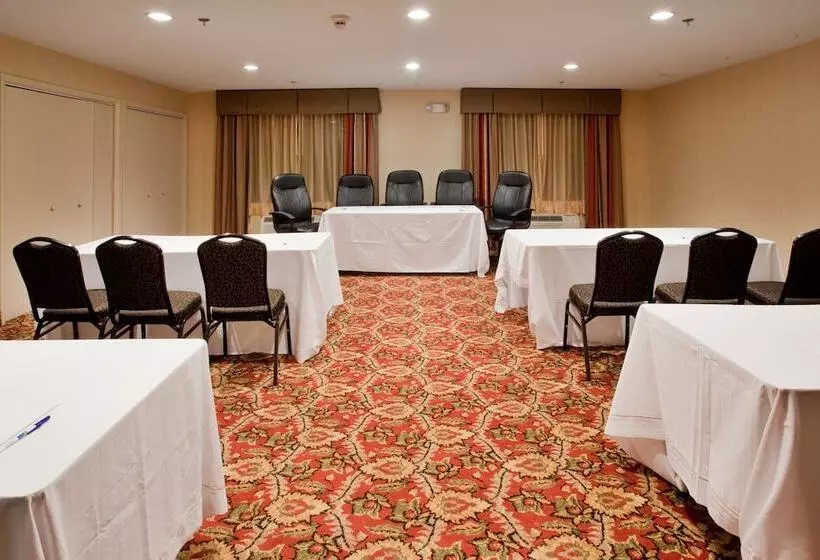 Holiday Inn Express Hotel & Suites Kinston, An Ihg