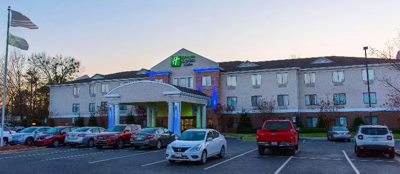 Holiday Inn Express Hotel & Suites Kinston, An Ihg