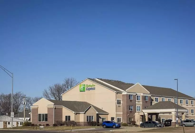 בית מלון כפרי Holiday Inn Express Oneill By Ihg