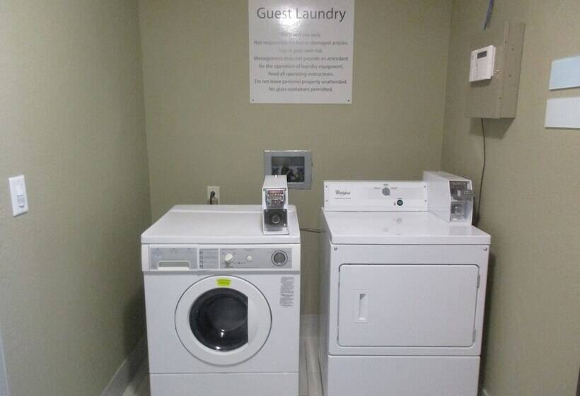 Отель Holiday Inn Express Oneill By Ihg