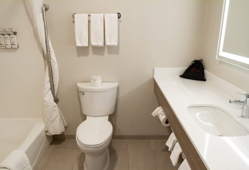 Отель Holiday Inn Express Oneill By Ihg