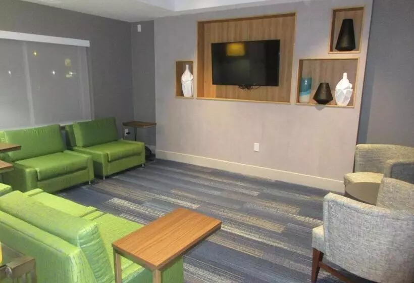 בית מלון כפרי Holiday Inn Express Oneill By Ihg