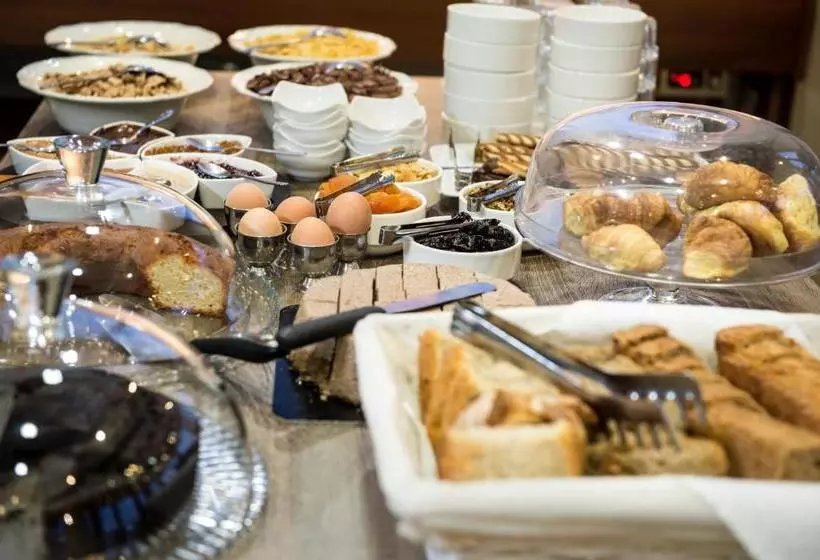 Отель Premier Agrinio Heart