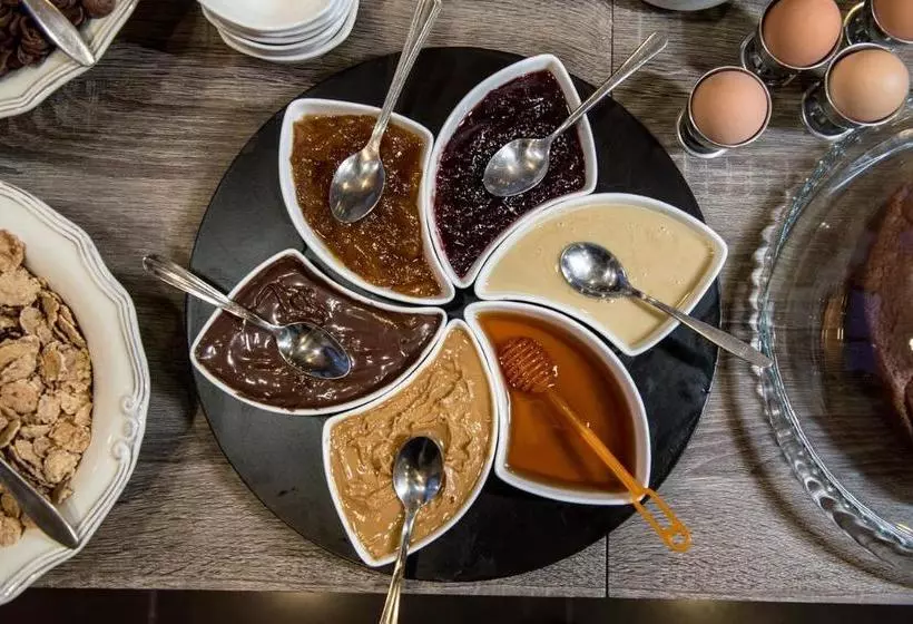 Отель Premier Agrinio Heart