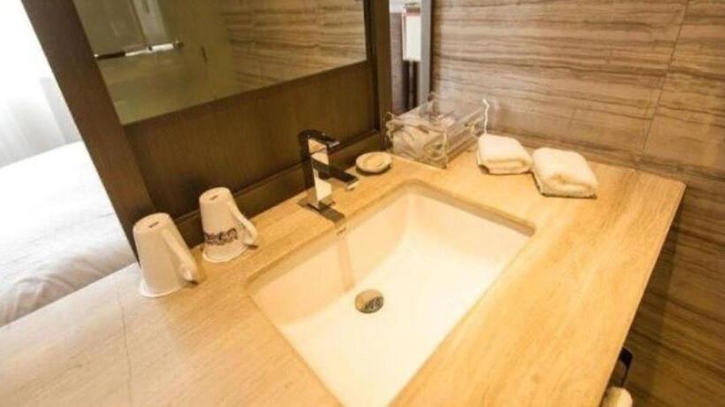 Hotel Zhangjiagang Guomao