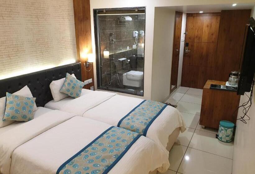 هتل Apex International