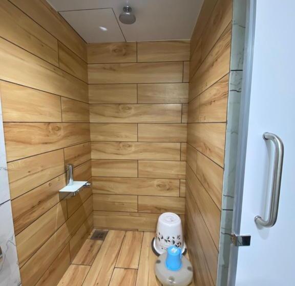 هتل Apex International