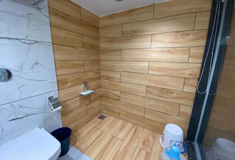 هتل Apex International