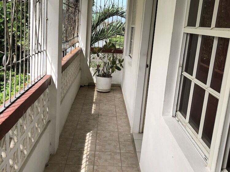 בית מלון כפרי Coningsby Inn