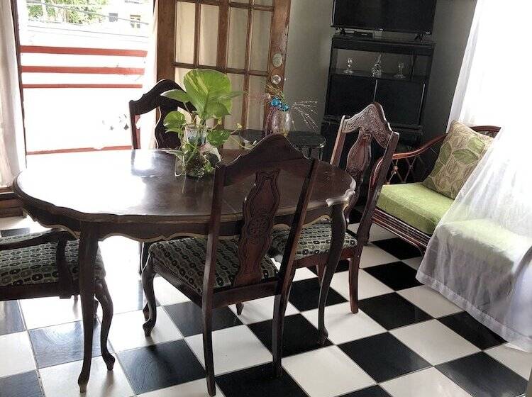 בית מלון כפרי Coningsby Inn