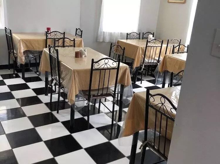 ホテル Coningsby Inn