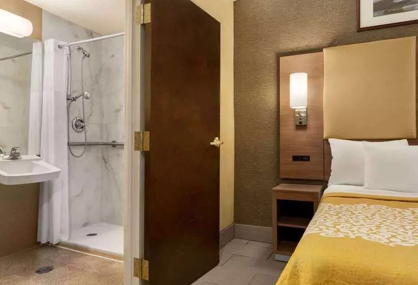 Hotelli Days Inn By Wyndham Brooklyn