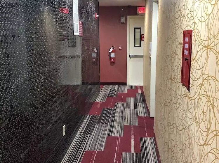Hotelli Days Inn By Wyndham Brooklyn