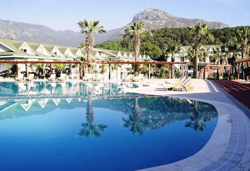 Green Forest Holiday Village
