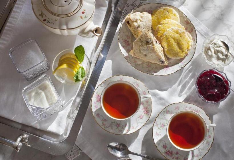 Отель Isaiah Jones Homestead Bed And Breakfast