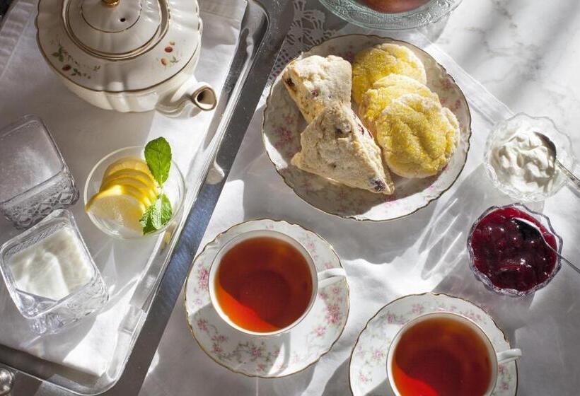 Отель Isaiah Jones Homestead Bed And Breakfast