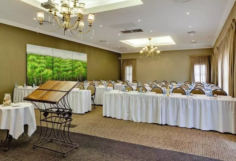 Protea Hotel By Marriott Bloemfontein Willow Lake