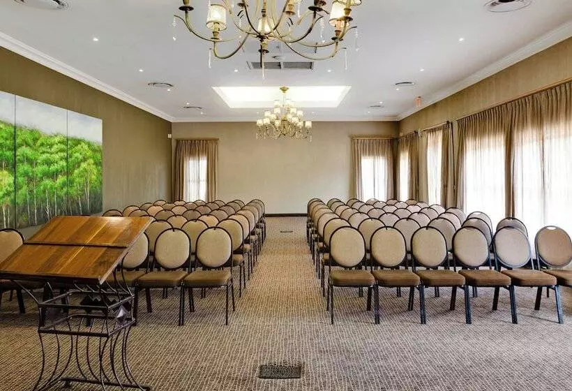 Protea Hotel By Marriott Bloemfontein Willow Lake