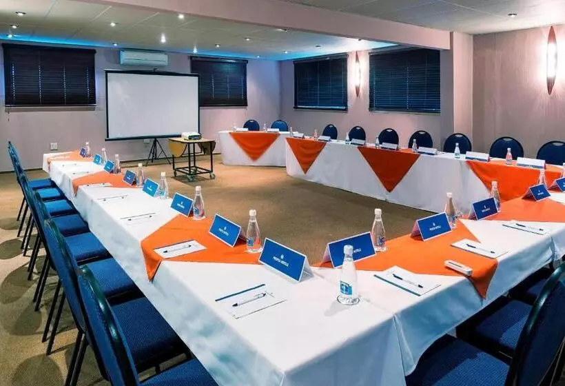 Protea Hotel By Marriott Zambezi River Lodge