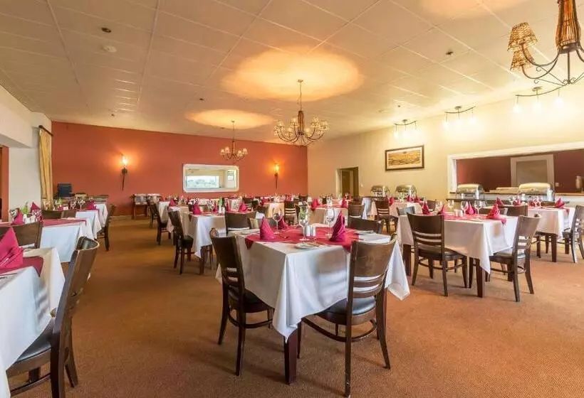 Protea Hotel By Marriott Zambezi River Lodge