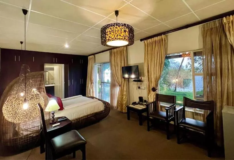 Protea Hotel By Marriott Zambezi River Lodge