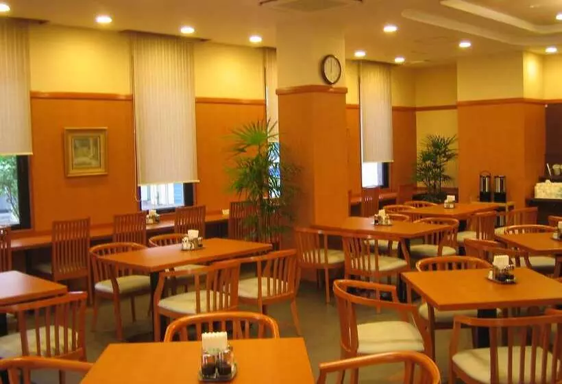 Отель Route Inn Kitakyushuwakamatsu Ekihigashi