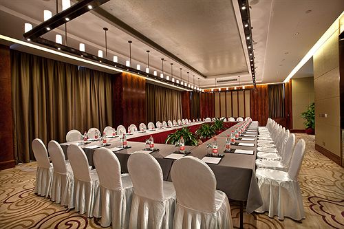 Longchamp Garden Hotel