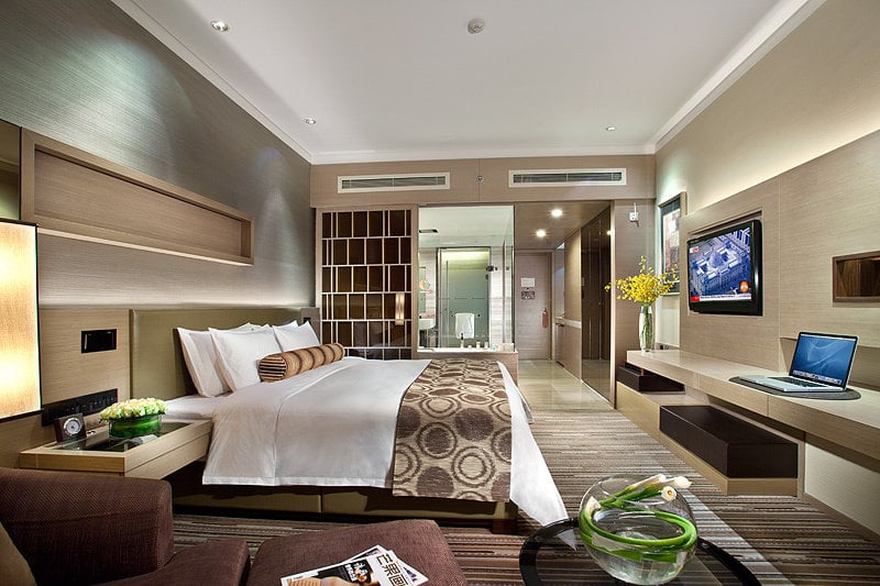 Longchamp Garden Hotel