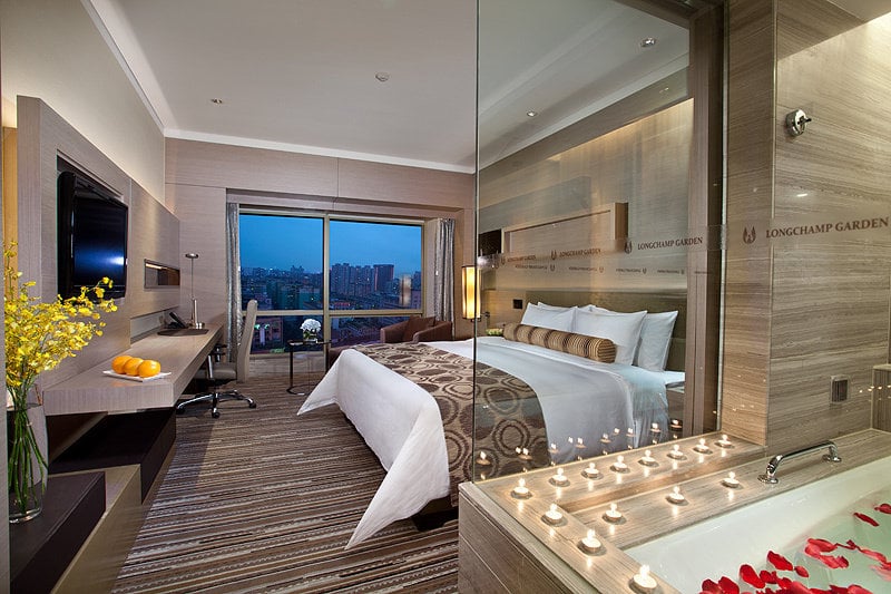 Longchamp Garden Hotel