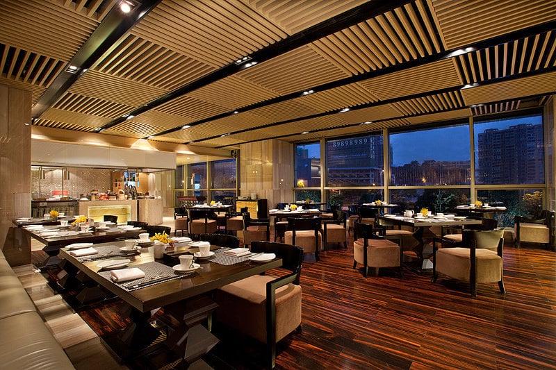 Longchamp Garden Hotel