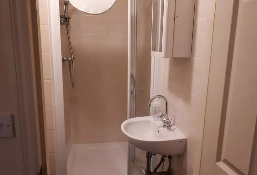 Shamrock Guest House