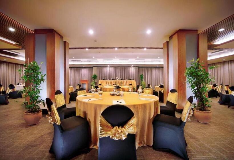 Golden Tulip Balikpapan Hotel & Suites