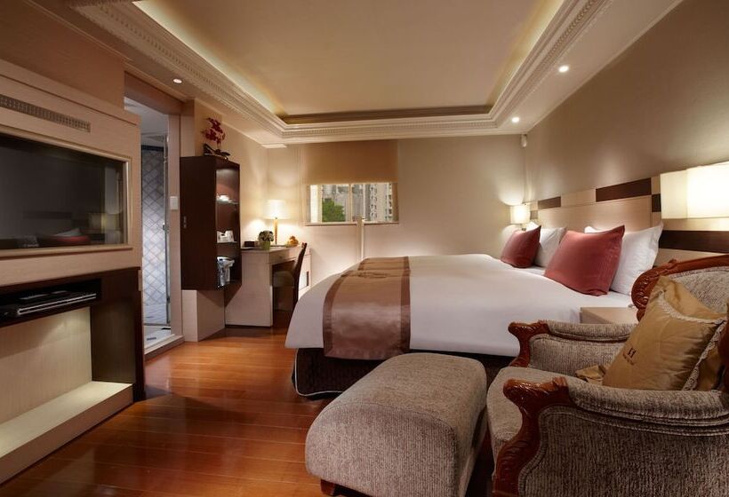 هتل Charming Castle