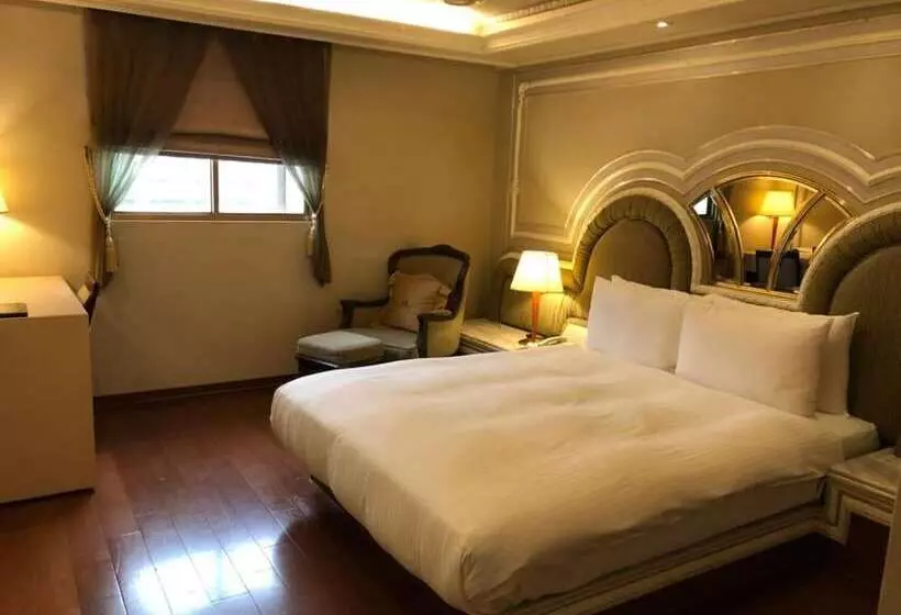 هتل Charming Castle