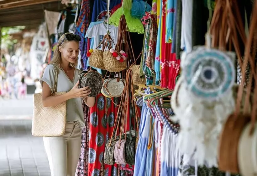 בית מלון כפרי Courtyard By Marriott Bali Nusa Dua Resort