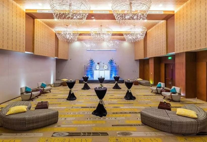 בית מלון כפרי Courtyard By Marriott Bali Nusa Dua Resort