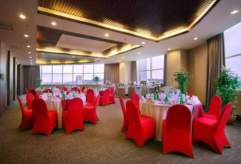 Golden Tulip Balikpapan Hotel & Suites