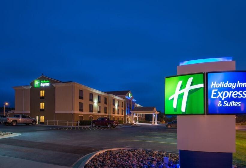Отель Holiday Inn Express & Suites Douglas, An Ihg