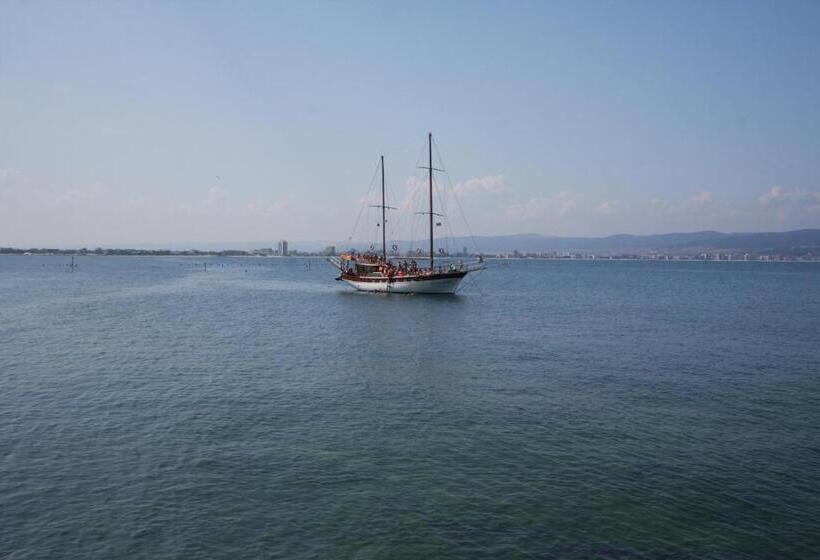 فندق Kotva  All Inclusive