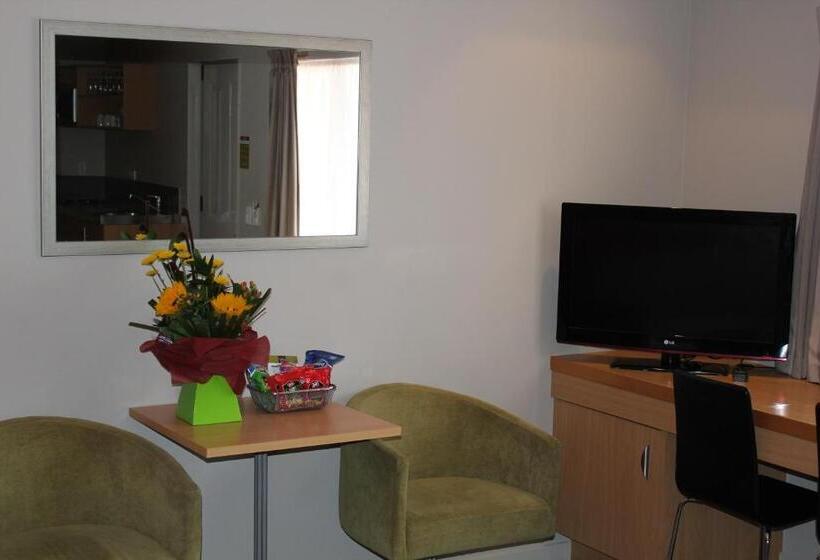 Отель Park View Motor Lodge